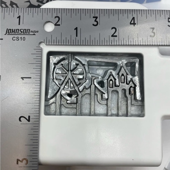 Creative Memories "Fairgrounds" Decorative Border Punch - NEW! - Picture 9 of 9